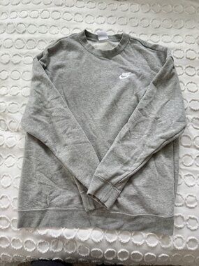 Nike Women’s Club Fleece Loose Crew, Grey, XS